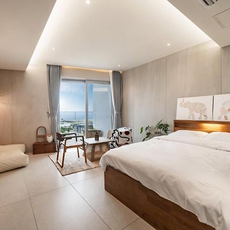 Goseong Gyeoulbada Ocean View Pension Экстерьер фото